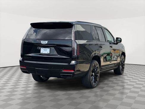Used 2026 Cadillac Escalade Platinum Sport w/ LPO, ONYX Package AWD/4WD image 7