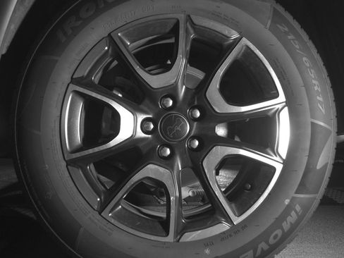 Used 2025 Jeep Compass Trailhawk AWD/4WD image 14