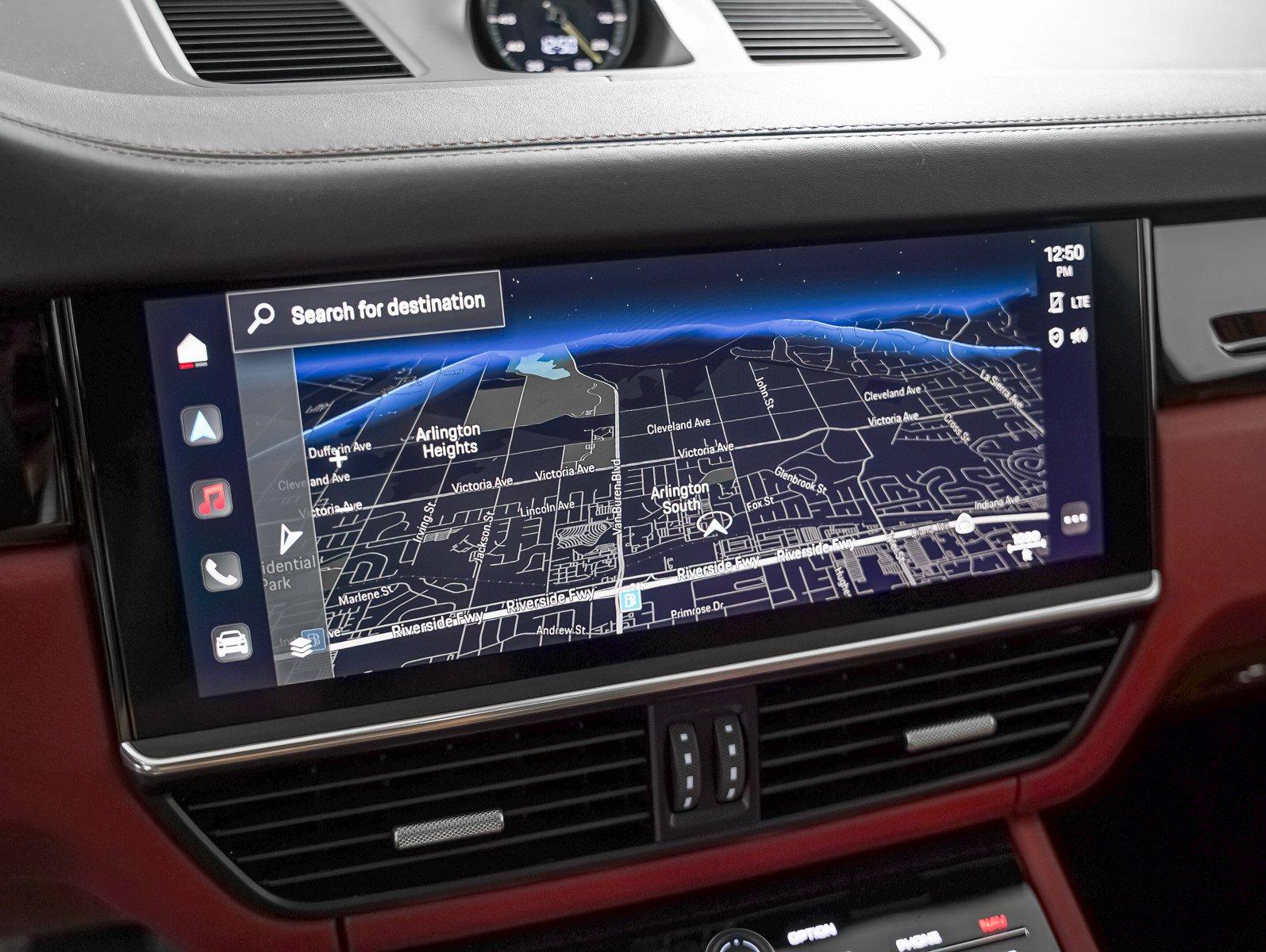 Certified 2023 Porsche Cayenne Coupe AWD/4WD image 22