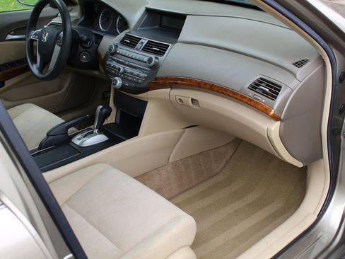 Used 2009 Honda Accord EX image 16