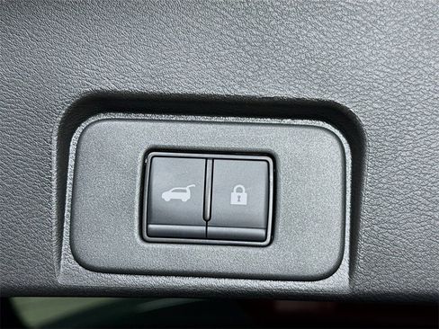 Certified 2025 Nissan Rogue SL image 30