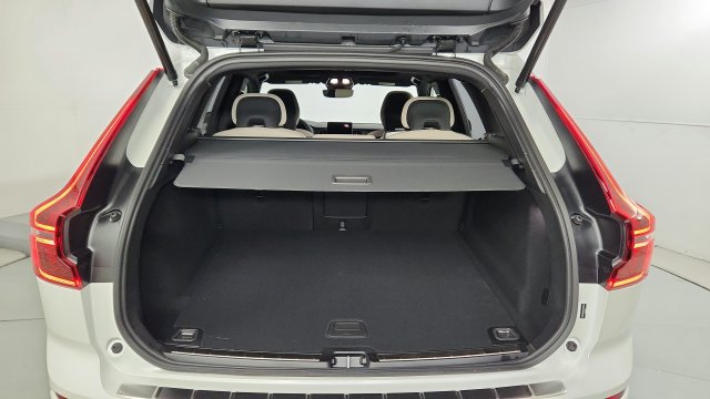 Used 2026 Volvo XC60 B5 Plus w/ Climate Package PRO AWD/4WD image 39
