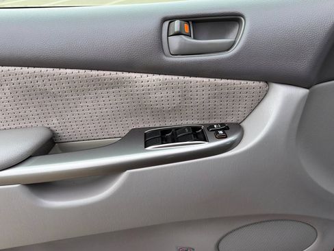 Used 2008 Toyota Sienna LE FWD image 11