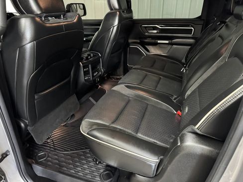 Used 2019 RAM 1500 Laramie AWD/4WD image 10