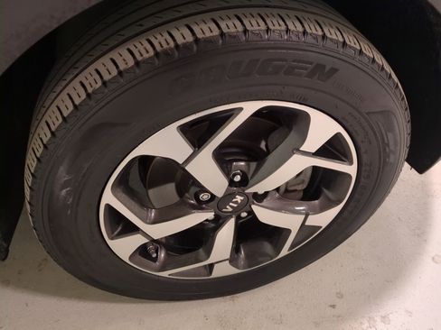 Used 2020 Kia Sportage LX image 20