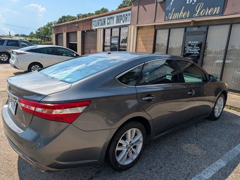 Used 2015 Toyota Avalon XLE FWD image 3
