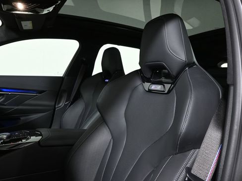 Used 2025 BMW M5 Touring image 4