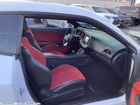 Used 2015 Dodge Challenger SRT image 15
