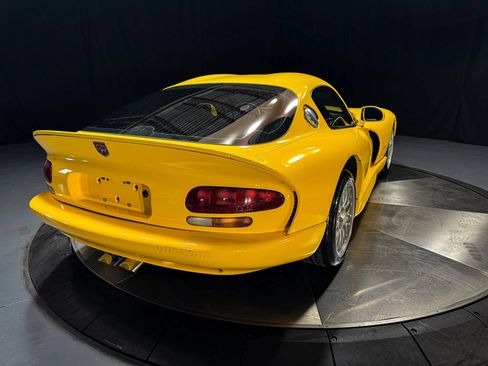 Used 2002 Dodge Viper GTS RWD image 13