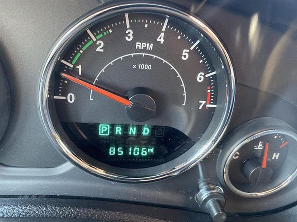 Used 2017 Jeep Wrangler Unlimited Sahara w/ Connectivity Group AWD/4WD image 32
