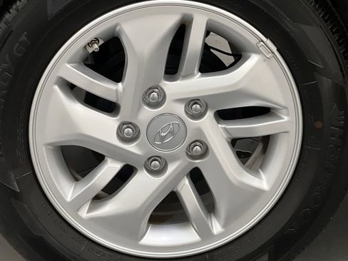 Used 2025 Hyundai Venue SE FWD image 57