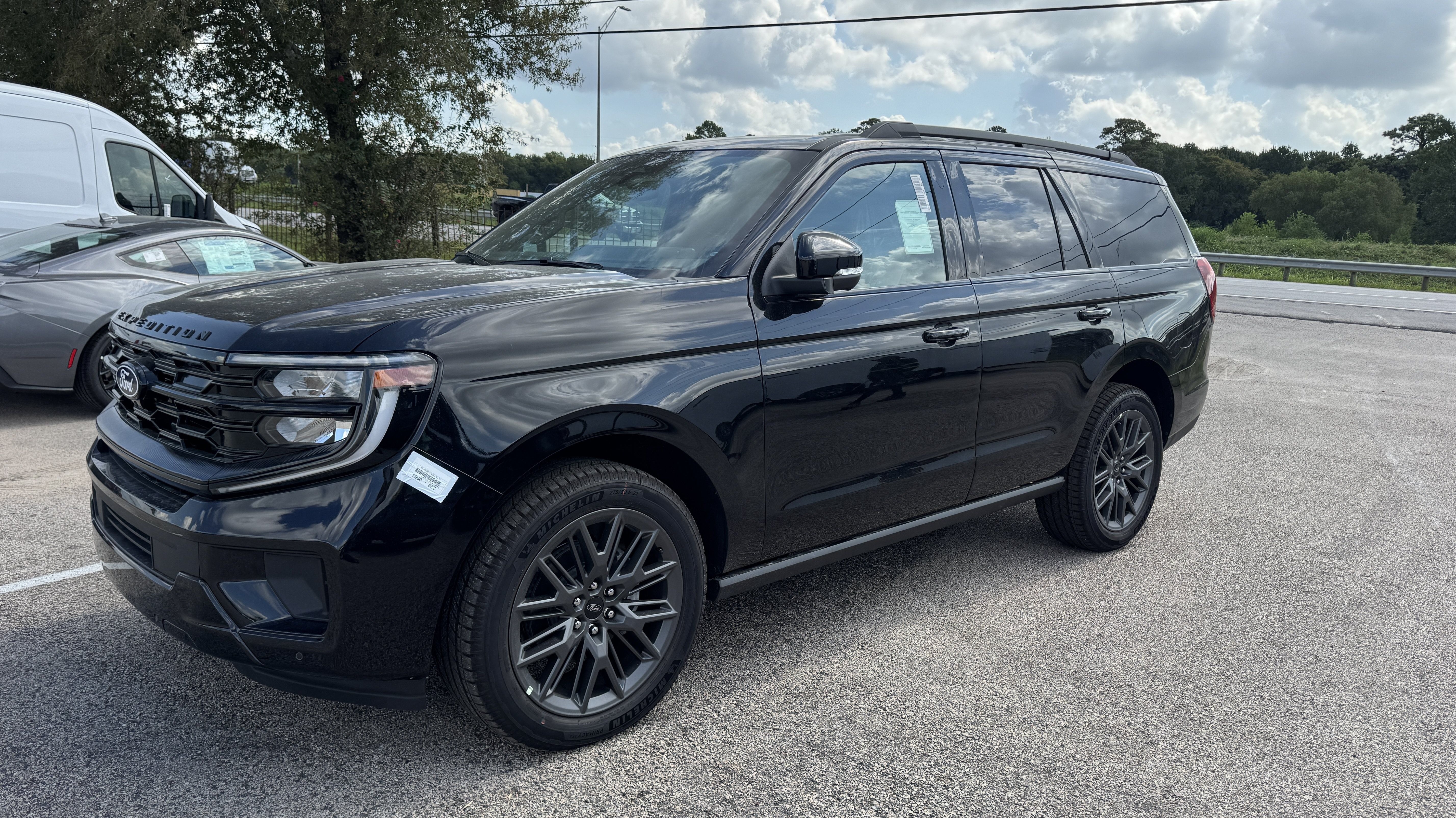 New 2027 Ford Expedition Platinum w/ Stealth Appearance Package AWD/4WD image 4