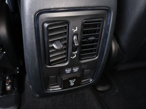 Used 2022 Jeep Grand Cherokee Limited image 26