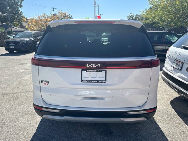 Used 2024 Kia Carnival LX FWD image 5