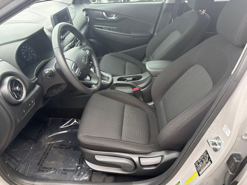 Certified 2022 Hyundai Kona SEL w/ Convenience Package FWD image 9
