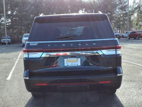 Used 2024 Lincoln Navigator Reserve image 5