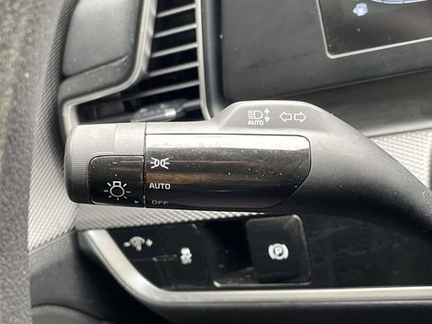 Used 2025 Kia Sportage LX FWD image 21