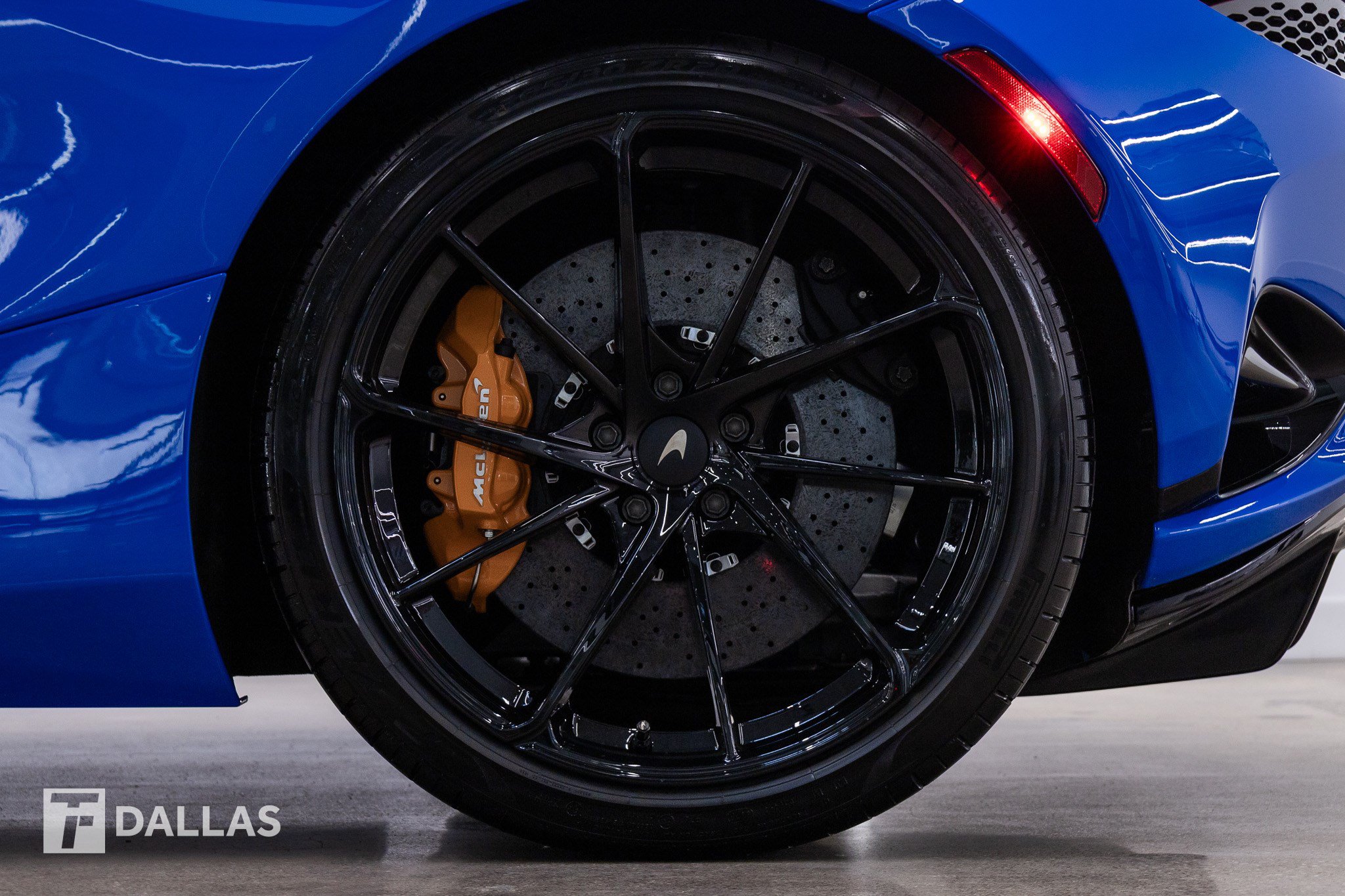 Used 2027 McLaren 750S Spider RWD image 7