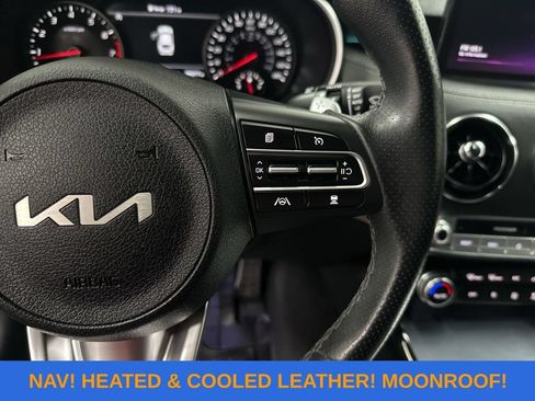 Used 2022 Kia Stinger GT2 RWD image 16