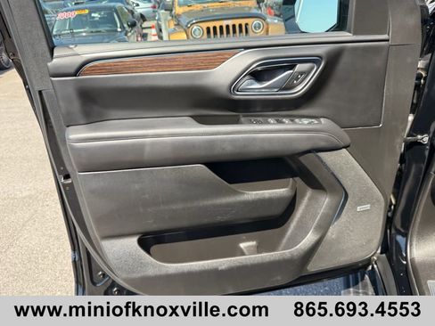 Used 2022 Chevrolet Suburban High Country AWD/4WD image 17