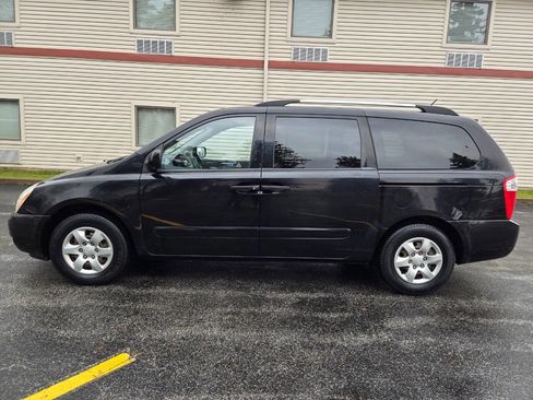 Used 2009 Kia Sedona LX image 4