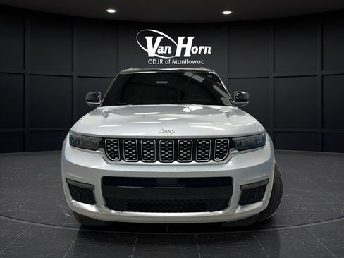 Used 2023 Jeep Grand Cherokee L Summit w/ Advanced Protech Group IV AWD/4WD image 2