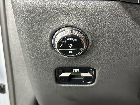 Certified 2025 Mercedes-Benz GLC 300 4MATIC image 34