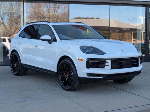 New 2026 Porsche Cayenne S image 7