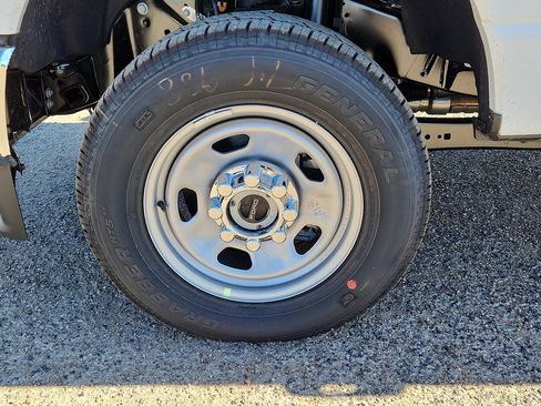 New 2024 Ford F350 XL w/ XL Chrome Package image 7