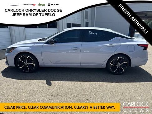Used 2024 Nissan Altima 2.5 SR FWD image 11