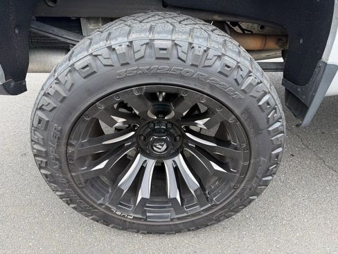 Used 2019 Chevrolet Silverado 1500 LTZ w/ LTZ Premium Package AWD/4WD image 11