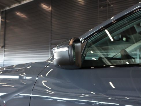 Used 2025 Audi Q6 e-tron Premium w/ Convenience Package image 24