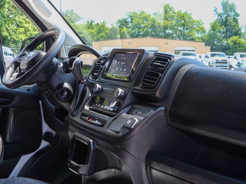 Used 2024 RAM ProMaster 2500 w/ Convenience Group FWD image 24