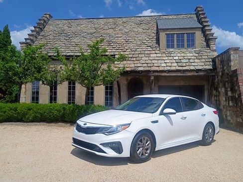Used 2020 Kia Optima LX FWD image 1