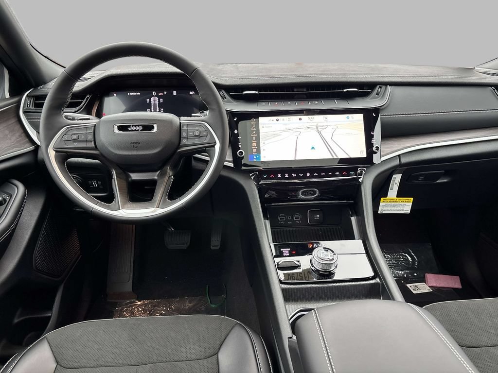 New 2026 Jeep Grand Cherokee Altitude AWD/4WD image 7