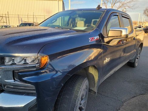 Used 2019 Chevrolet Silverado 1500 LT w/ Texas Edition image 9