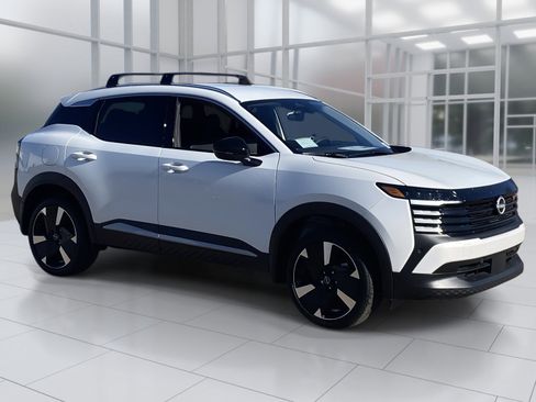 New 2026 Nissan Kicks SR w/ Cold Weather Package image 8