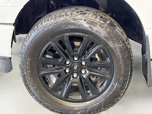 Used 2024 Ford F150 Platinum w/ FX4 Off-Road Package AWD/4WD image 32