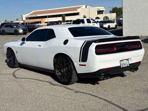 Used 2016 Dodge Challenger R/T Scat Pack w/ Leather Interior Group RWD image 6