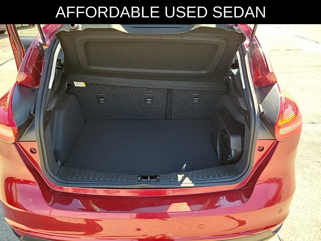 Used 2017 Ford Focus SEL w/ Interior Protection Package FWD image 6