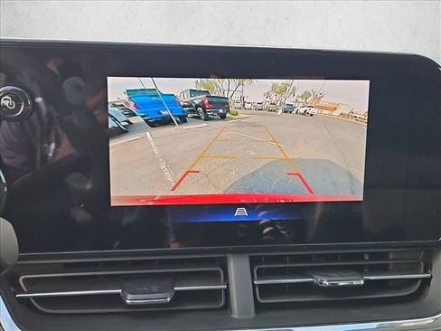 Used 2025 Chevrolet Trax LT FWD image 13