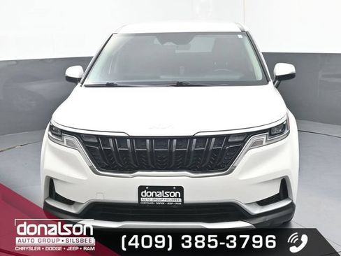 Used 2024 Kia Carnival LX FWD image 3