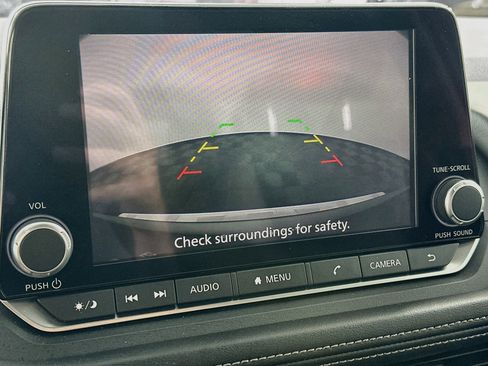 Used 2023 Nissan Rogue SV FWD image 22