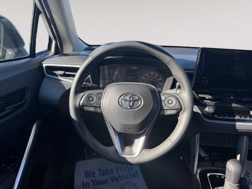 Used 2024 Toyota Corolla Cross LE AWD/4WD image 12
