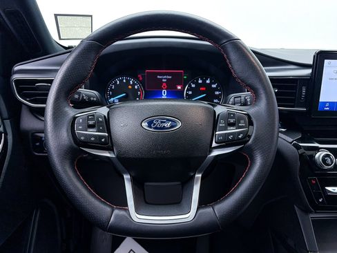 Used 2023 Ford Explorer ST-Line w/ Class IV Trailer Tow Package image 31