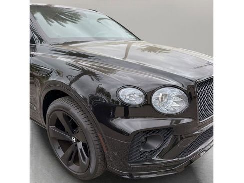 Used 2021 Bentley Bentayga image 18