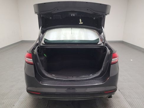 Used 2017 Ford Fusion SE FWD image 29