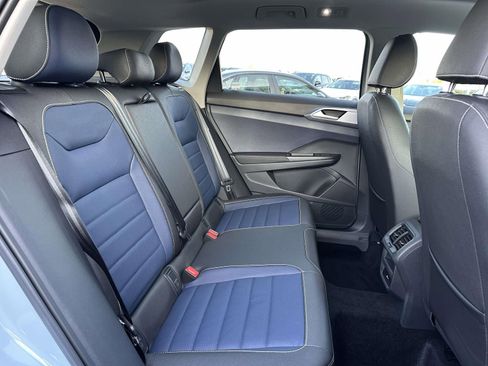 Certified 2025 Volkswagen Taos SEL image 11