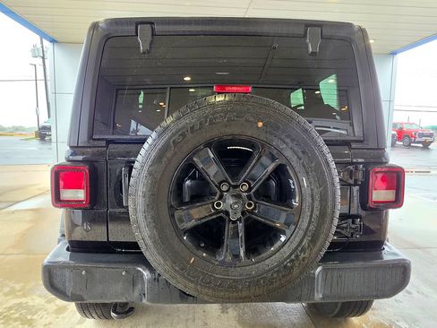 Used 2022 Jeep Wrangler Unlimited Sport AWD/4WD image 5