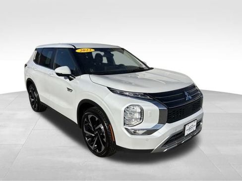 Used 2023 Mitsubishi Outlander SE image 7